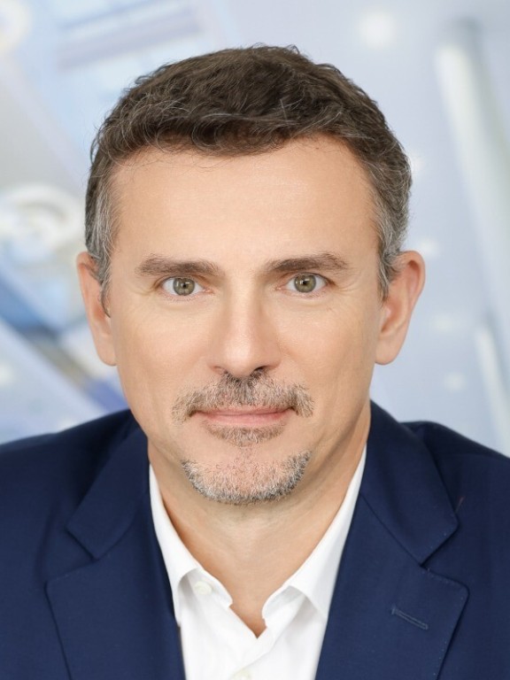 Photo de David Meneses, vice-président People & Sustainability d'OPmobility (ex-Plastic Omnium)