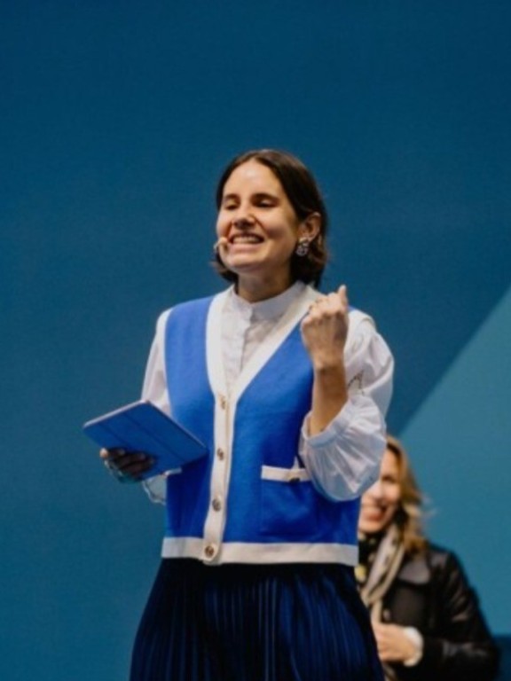 Photo d'Émilie Esparon, directrice RSE de Viva Technology, dit VivaTech