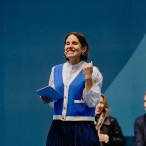 Photo d'Émilie Esparon, directrice RSE de Viva Technology, dit VivaTech